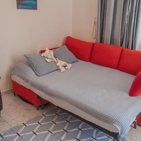 Cozy 1 Bedroom Apartment In Walking Distance To The Municipal Beach Paphos Exterior photo